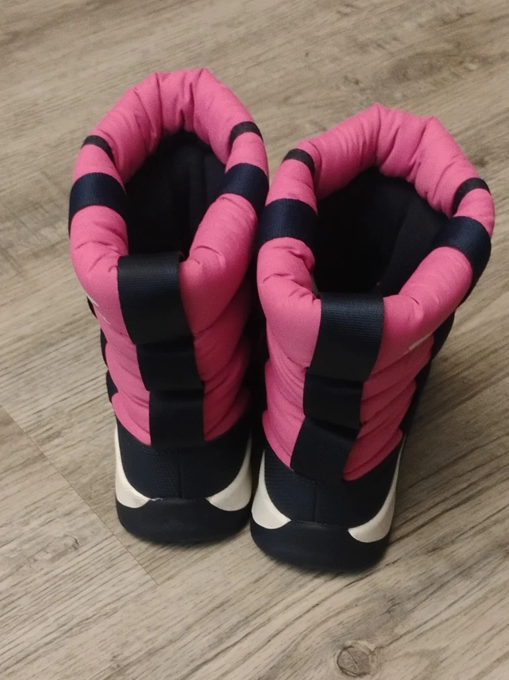 Sorel Kids Pink and Navy Puffer Winter Boots Size 4